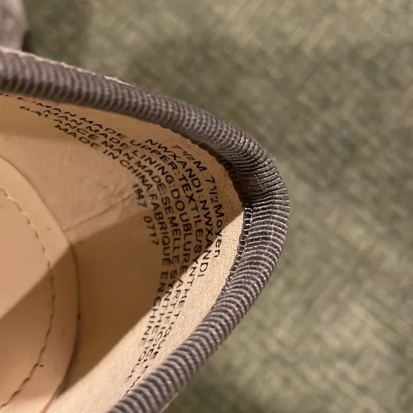 Nine West gray velvet Mary Janes (sz 7 1/2) - Picture 9 of 11